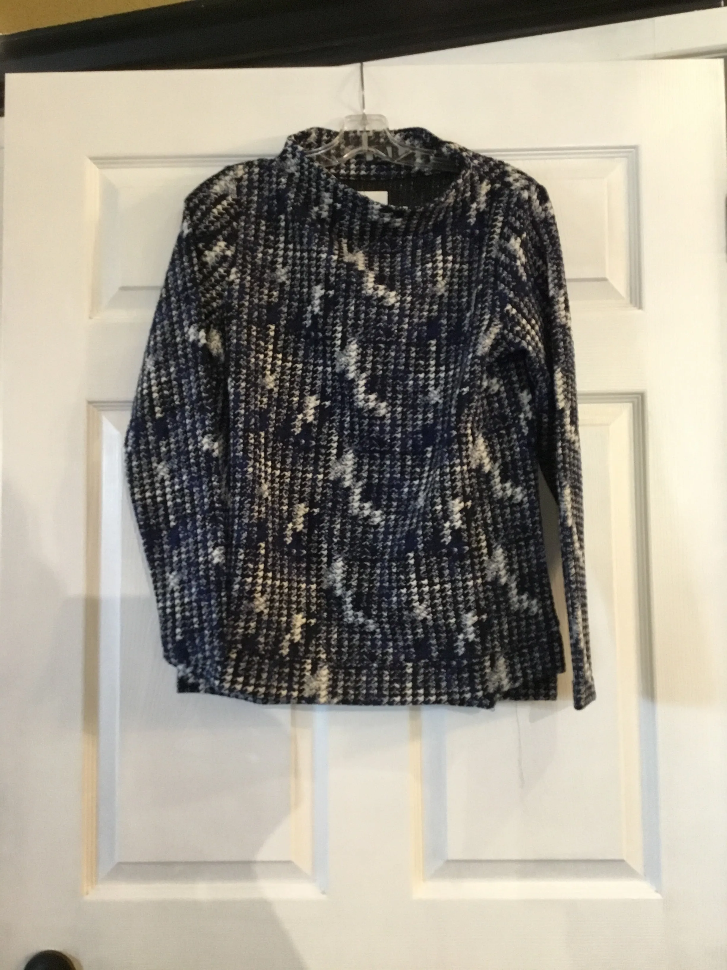 BAR 421-3470 Funnel Neck Top Navy/White
