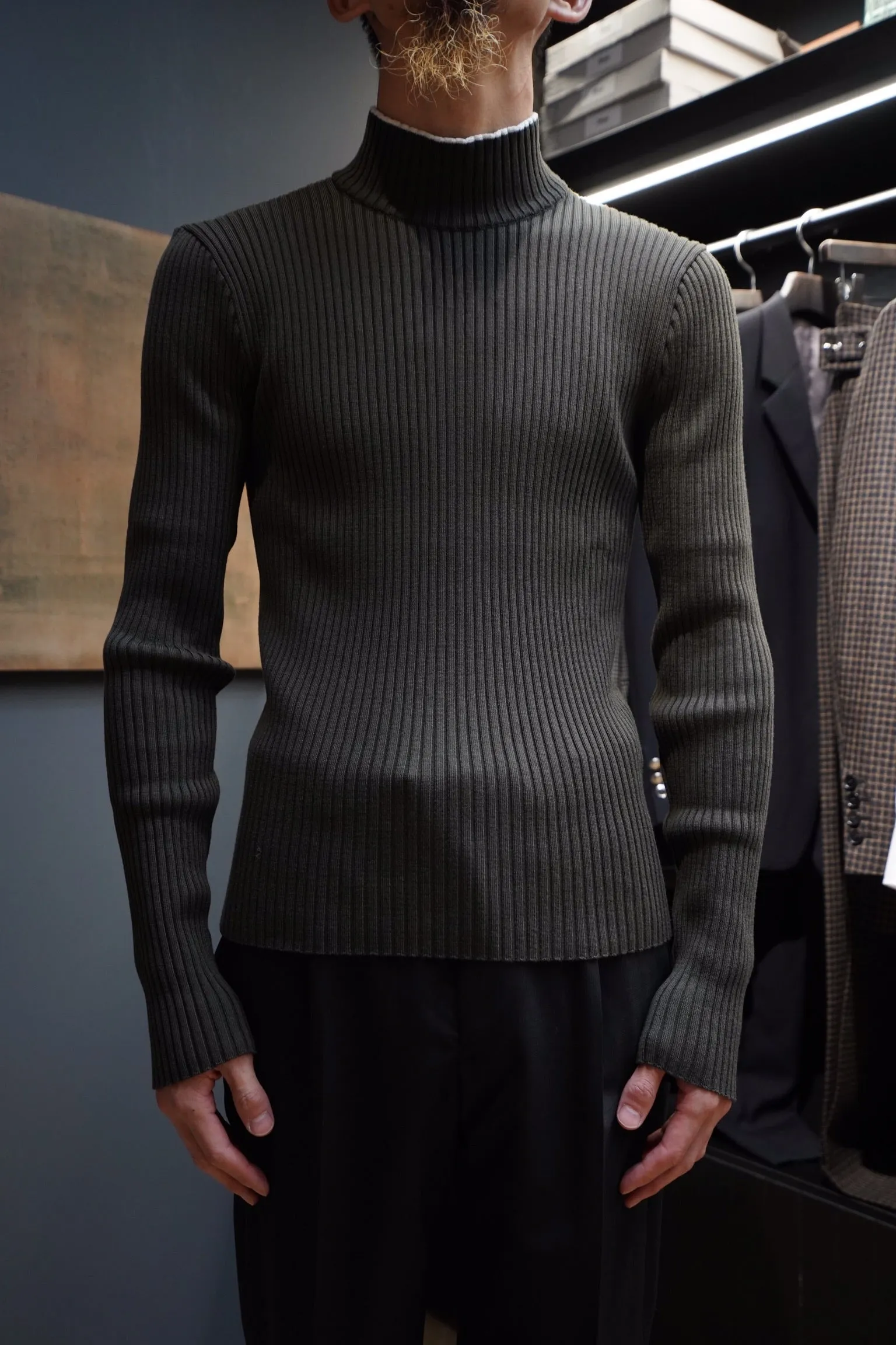 UNIFORME FUNNEL NECK MERINO WOOL SWEATER